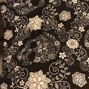 2 pair brand new lularoe TC2 leggings